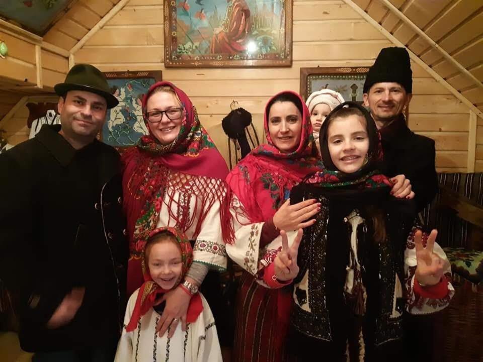 Pensiunea Agroturistica Casa Colinita Vatra Moldoviţei Exteriör bild